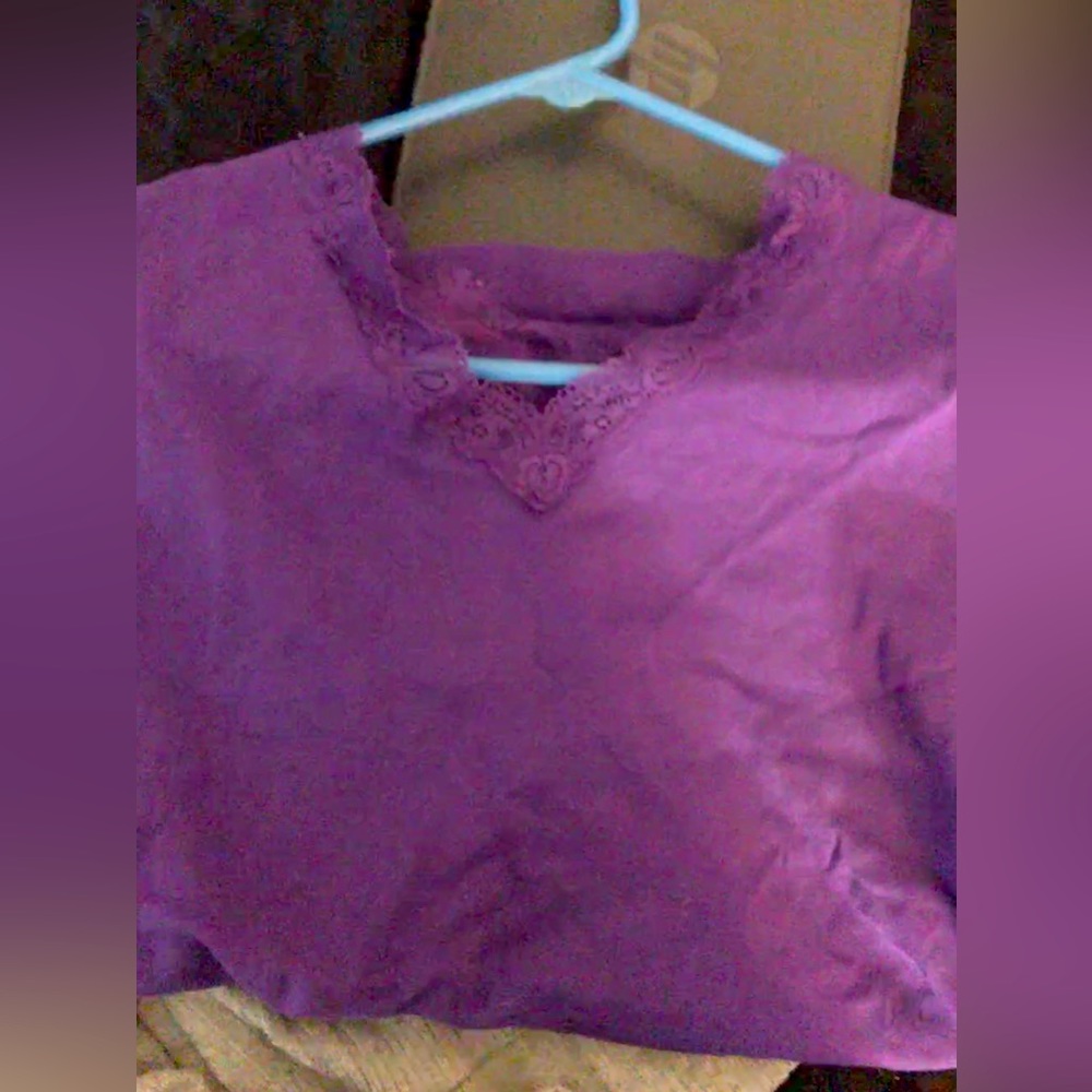 V neck laced tank top